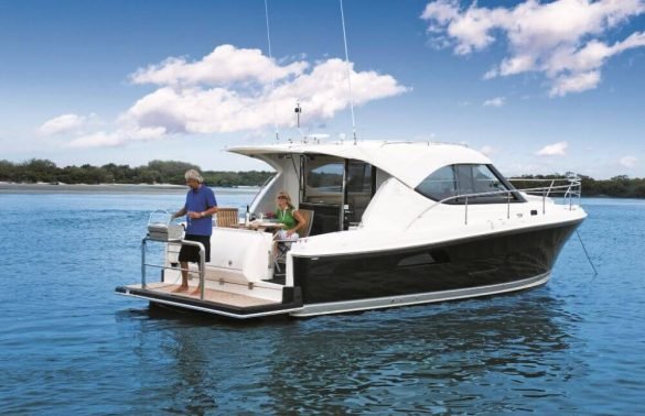 Riviera 3600 Sports Yacht