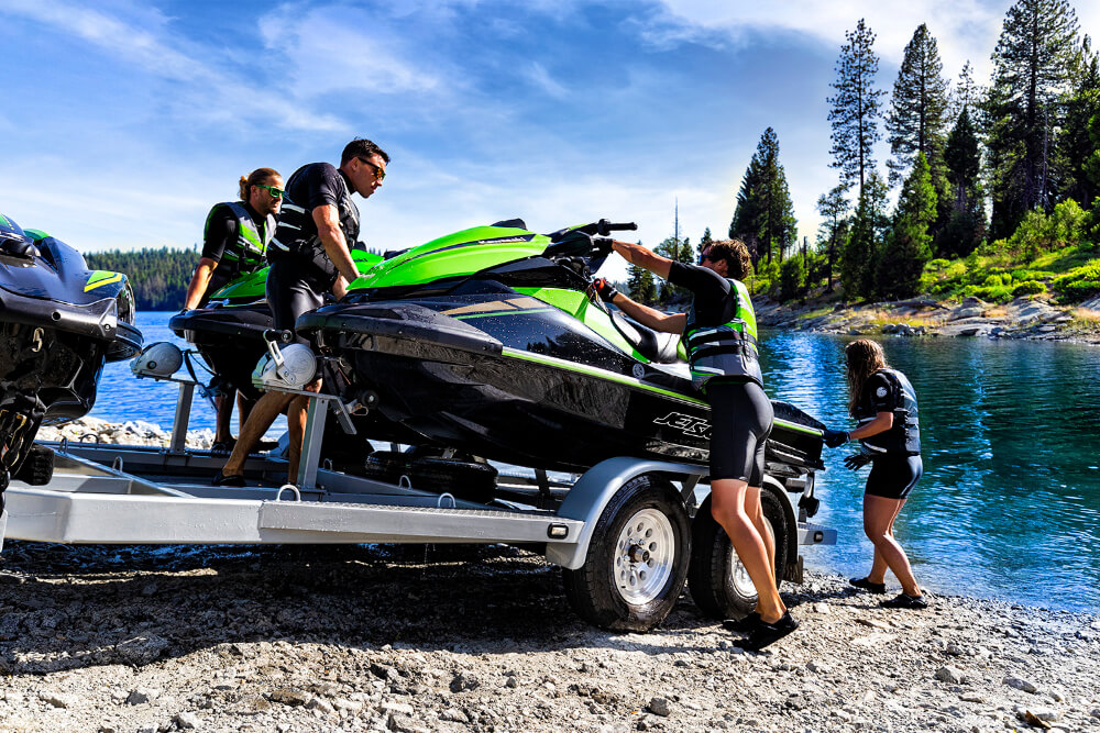 Jet Ski vs Boat: A Comprehensive Guide to Choosing the Right Watercraft -  Neighbor Blog