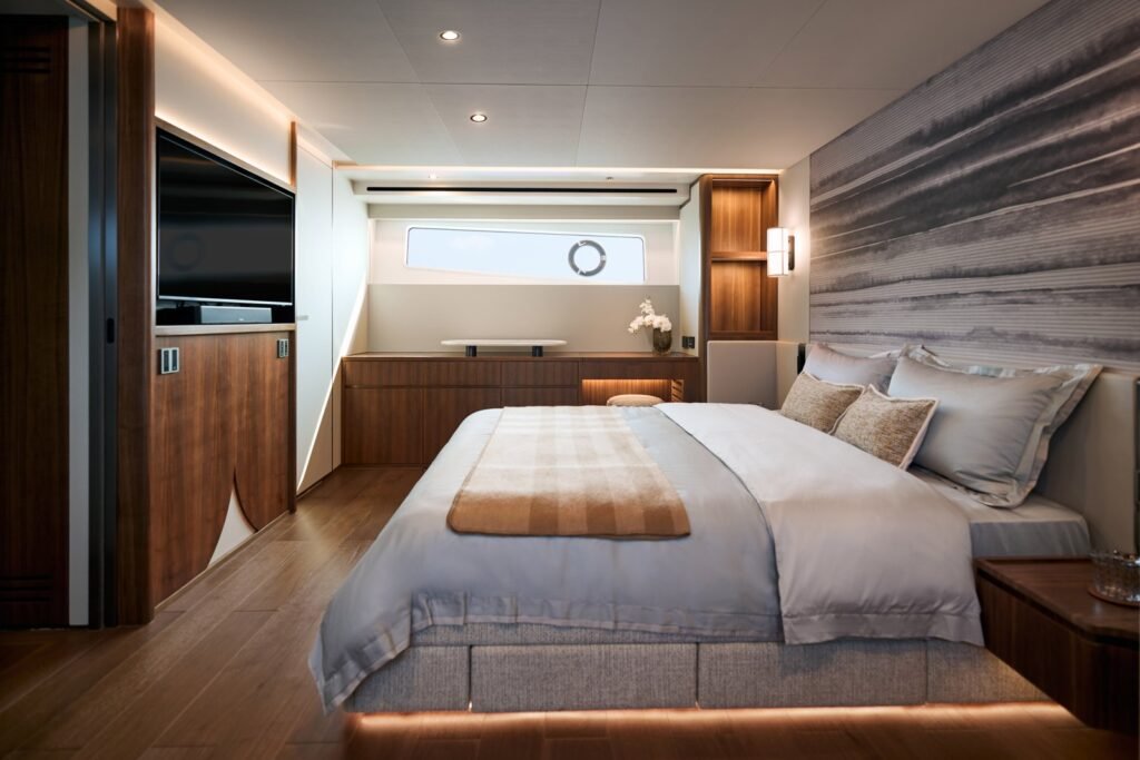 CL Yachts CLB65 SUV